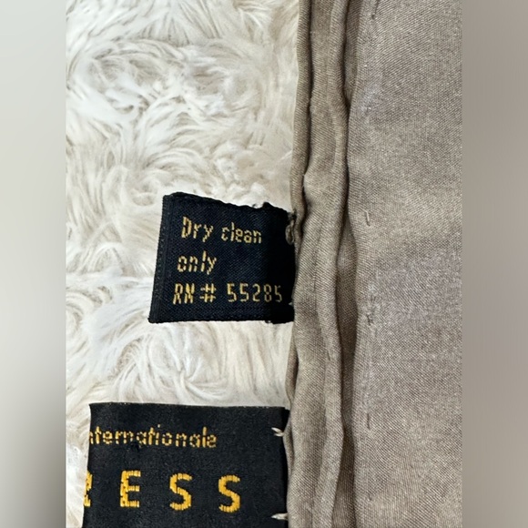 80s Express Silk Scarf Royal Lions Crest Hand Rolled 34” Square Baroque - Picture 3 of 5